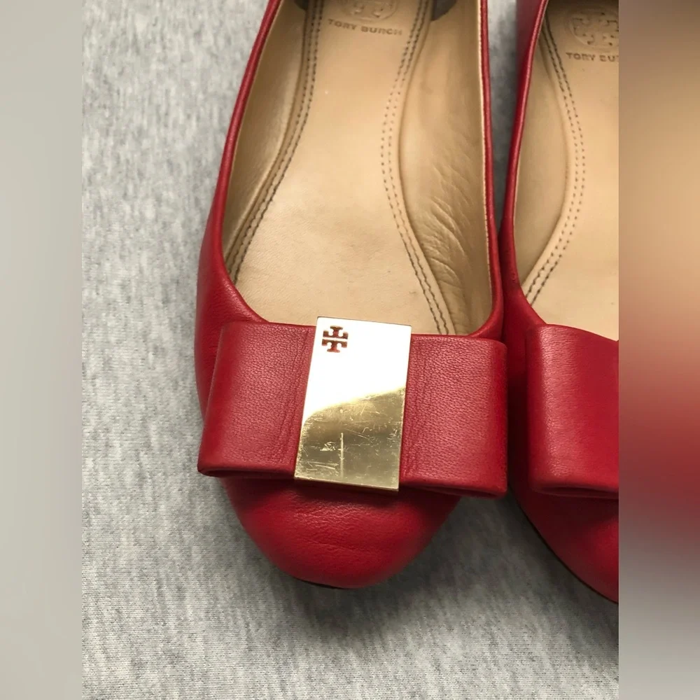 Tory Burch Chase Ballet Gold Logo Bow Flat Size: US 8M